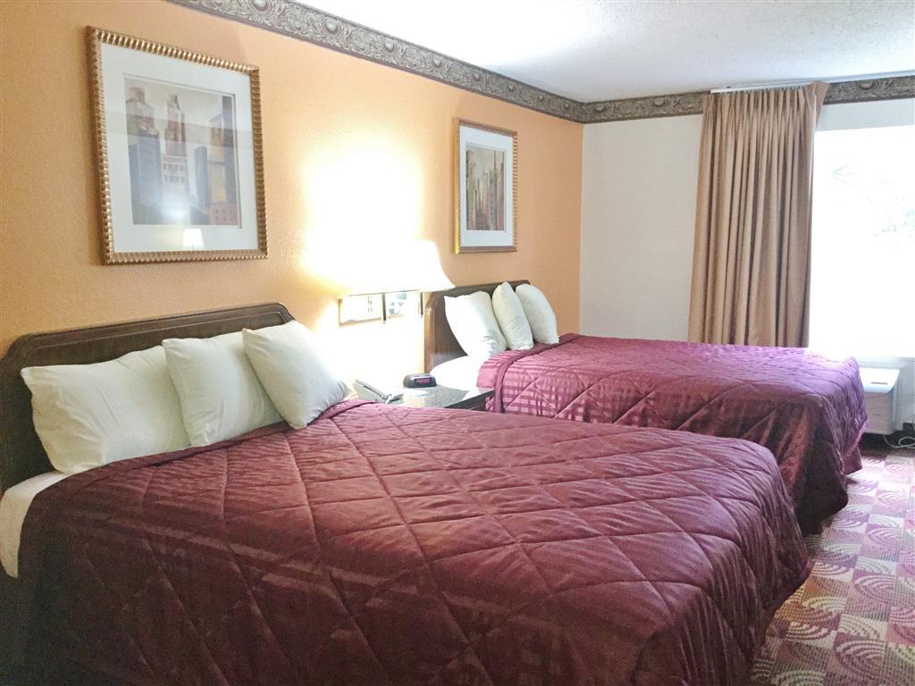 Super 8 By Wyndham Lake Of The Ozarks Eldon Ruang foto