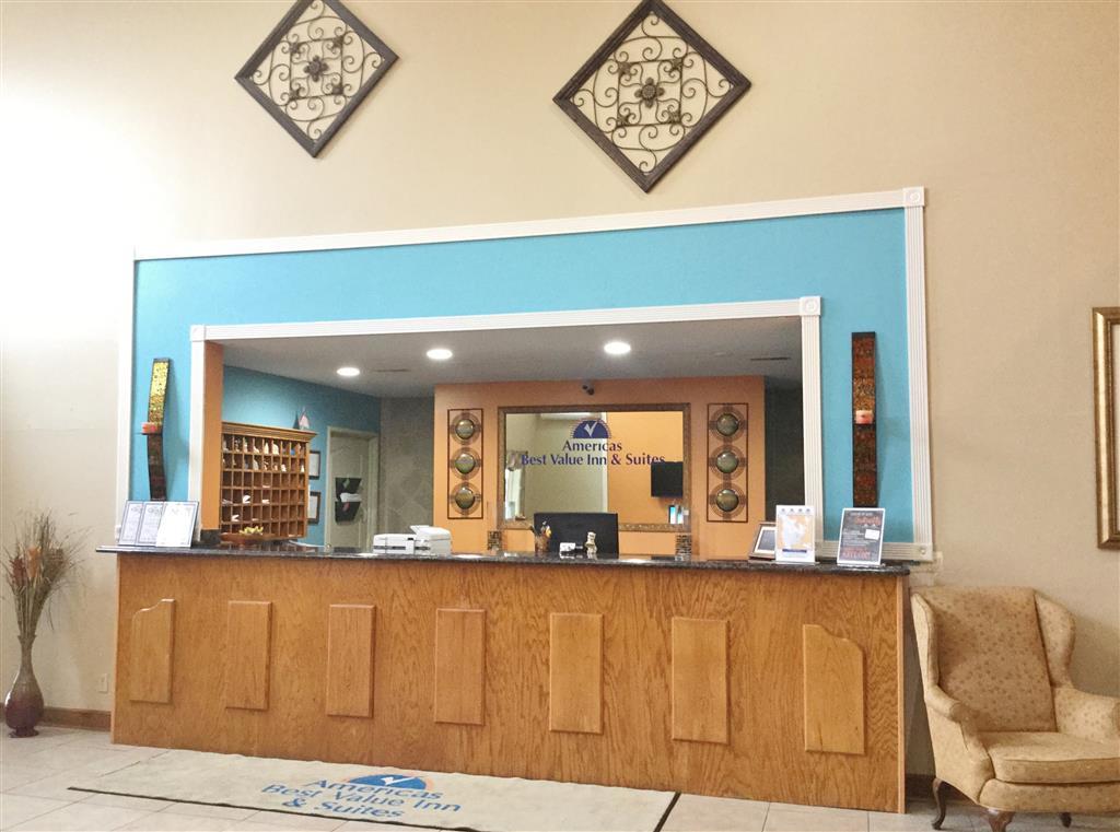 Super 8 By Wyndham Lake Of The Ozarks Eldon Interior foto