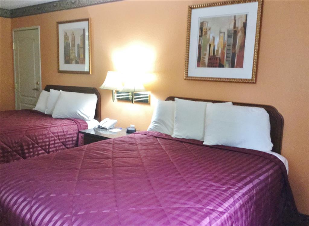 Super 8 By Wyndham Lake Of The Ozarks Eldon Ruang foto
